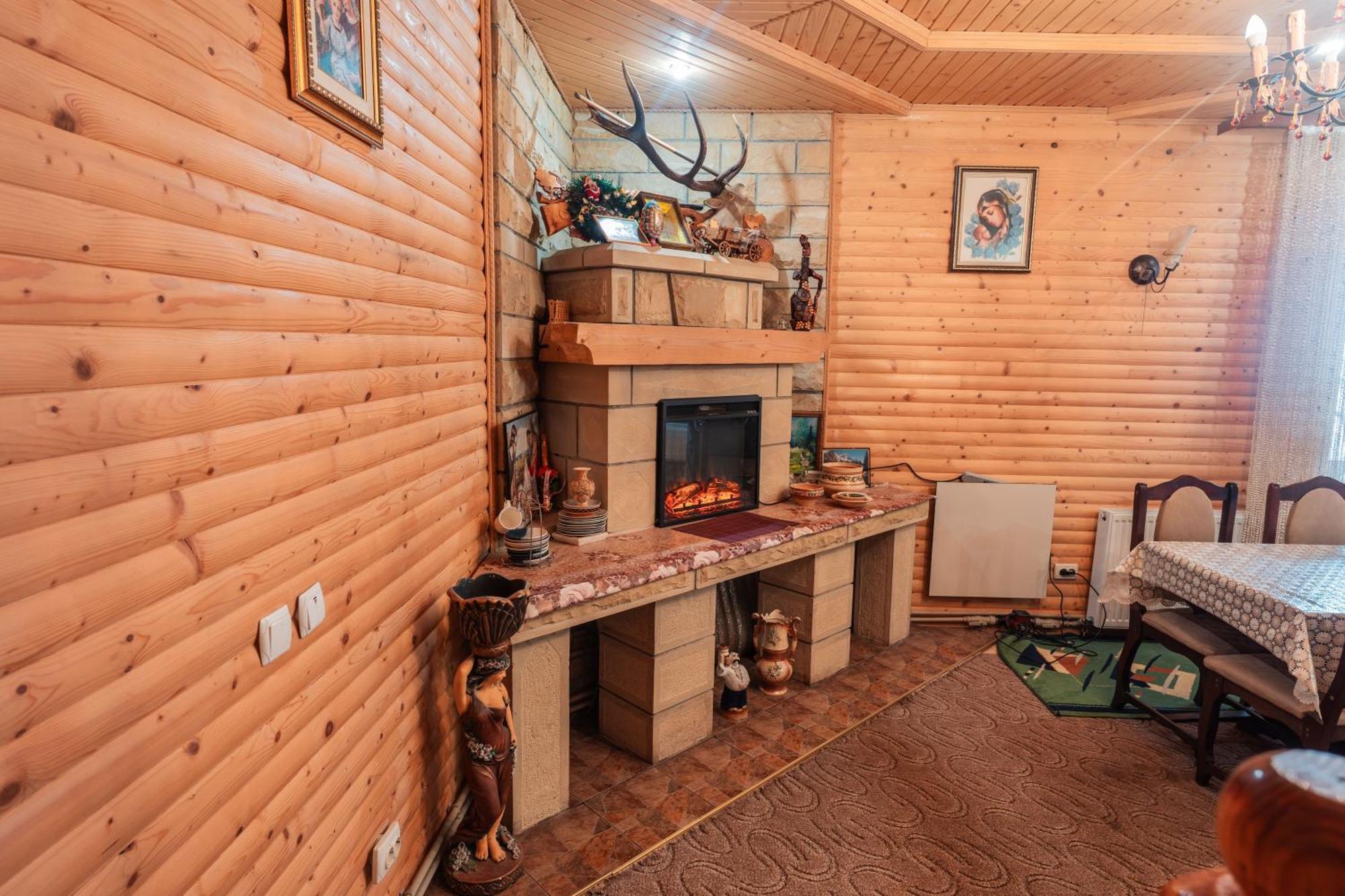 Гостьовий Дім "У Ані" Yablunytsya Exterior foto